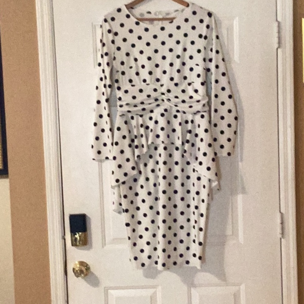 Dress - Picture 2 of 6